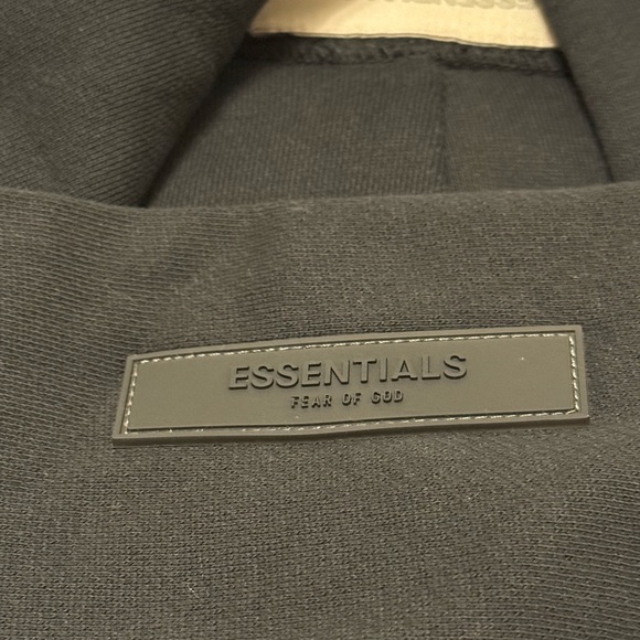 Fear of God Essentials Stretch Limo Black Pullover Hoodie NWT Unisex - Picture 7 of 9